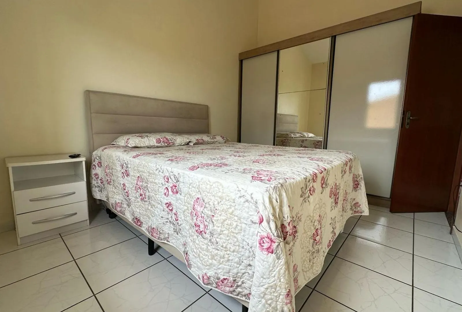 Apartamento No Centro De Garopaba Bem Proximo A Praia Brazylia